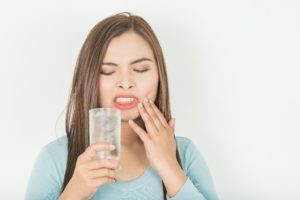 woman with sensitive teeth