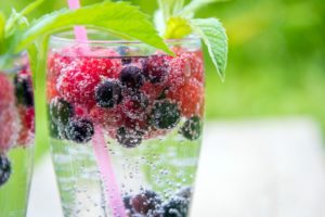 Sparkling water, a beverage that can harm oral health